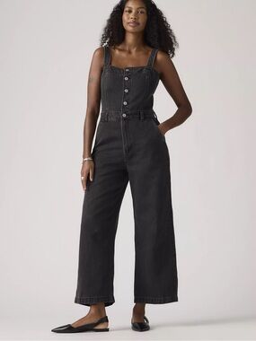 ๐ Leviโs Black Denim Jumpsuit